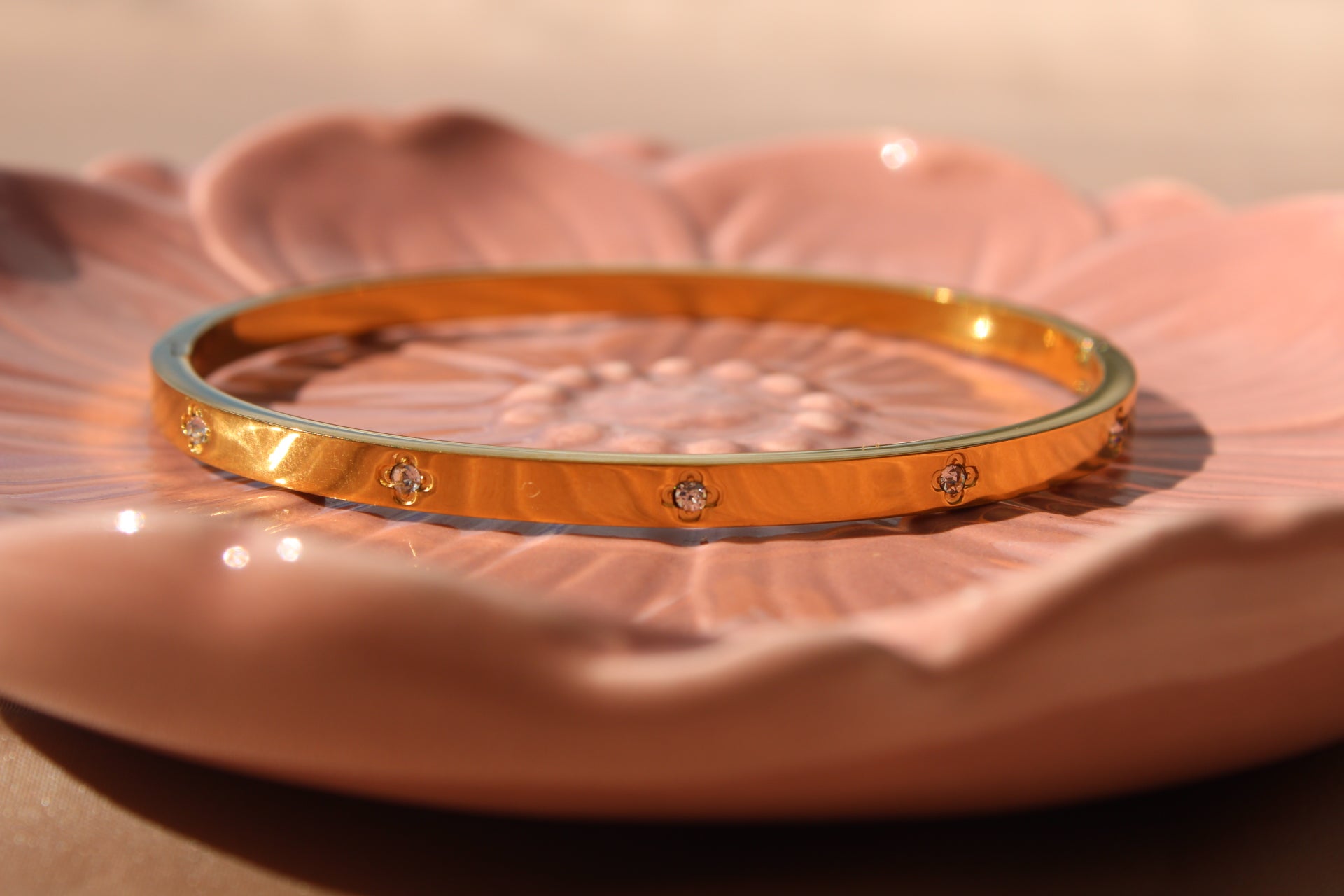 Solis Bangle