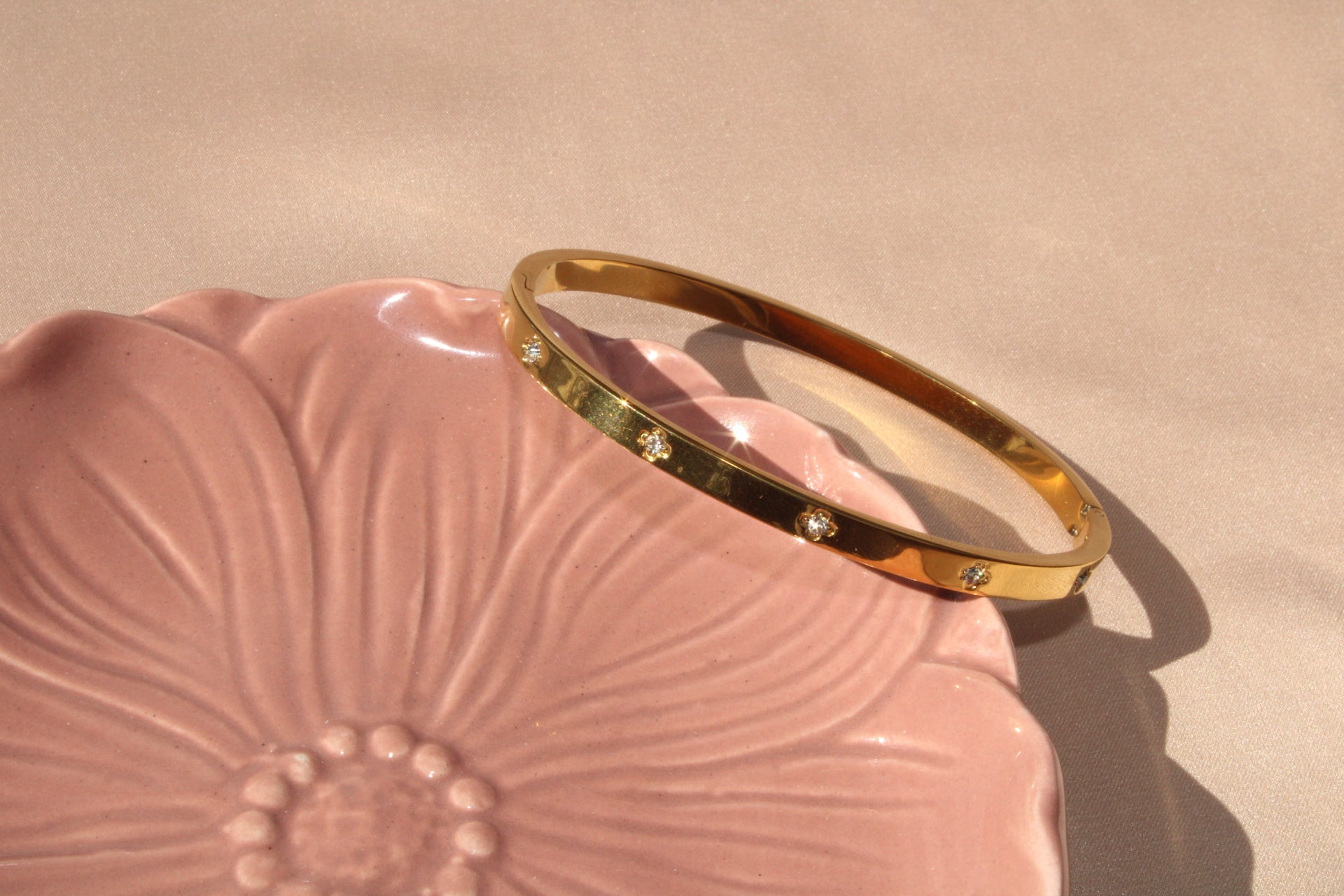 Solis Bangle