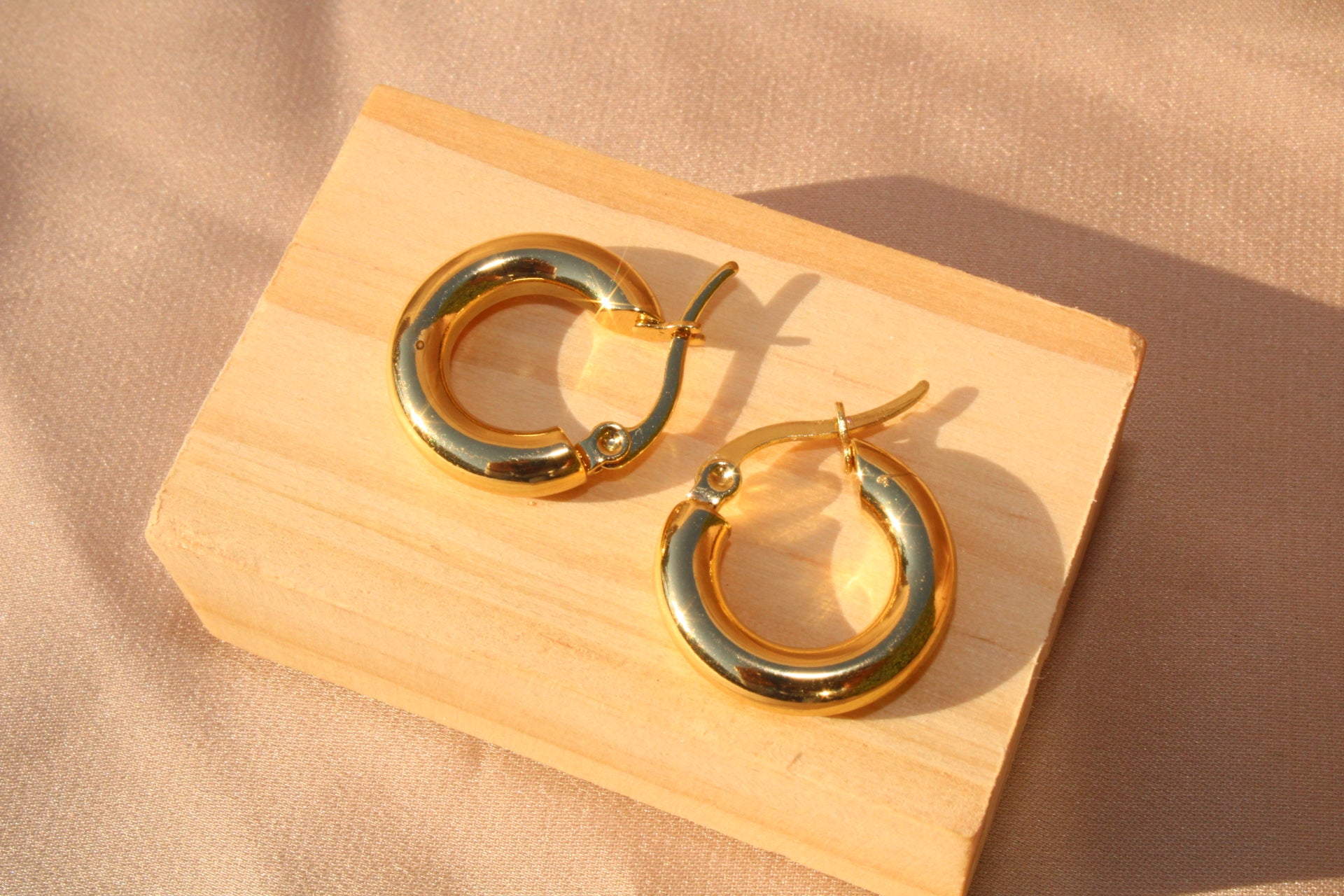 Tiffany Hoops