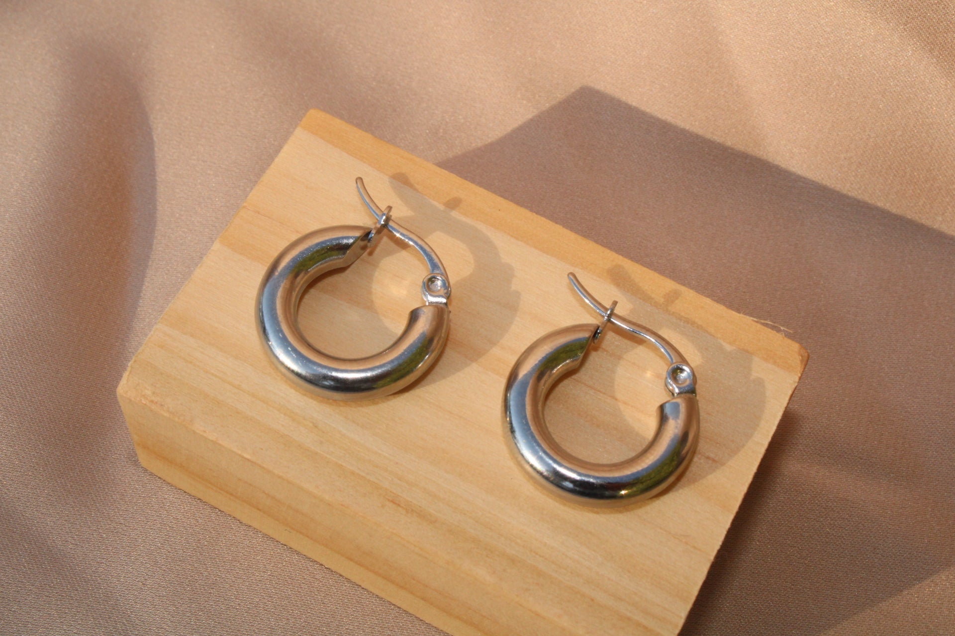 Tiffany Hoops